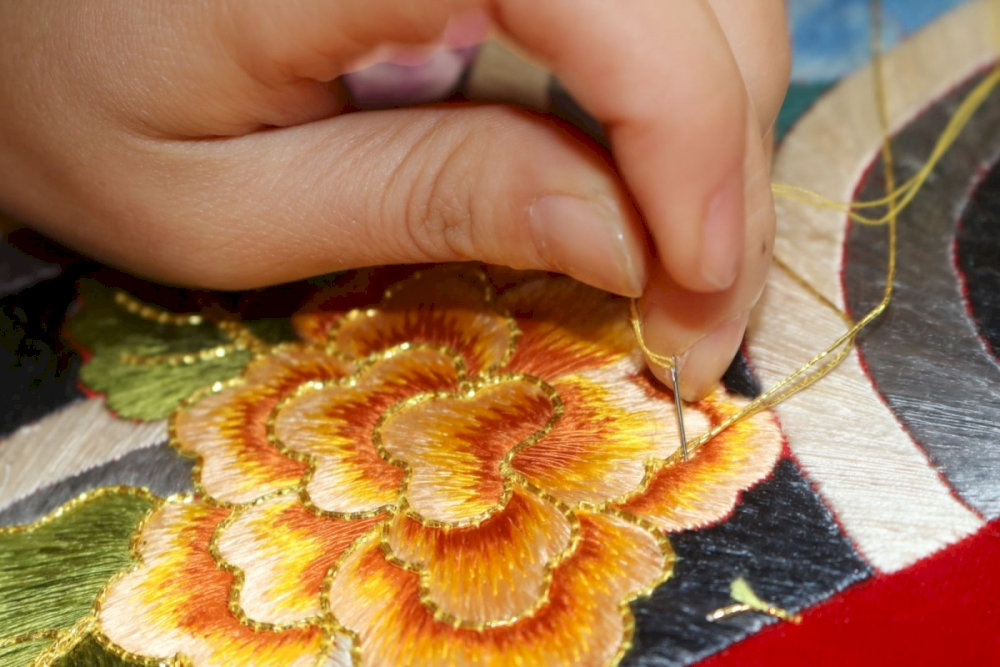 A visit to the traditional embroidery village near Dragon Mountain Ninh Binh offers a unique opportunity to experience